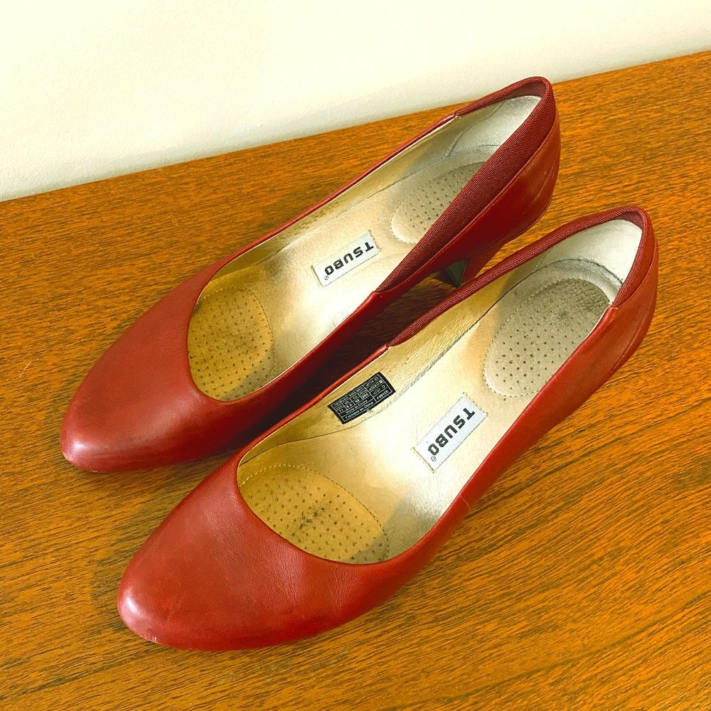 Tsubo red high heel pumps